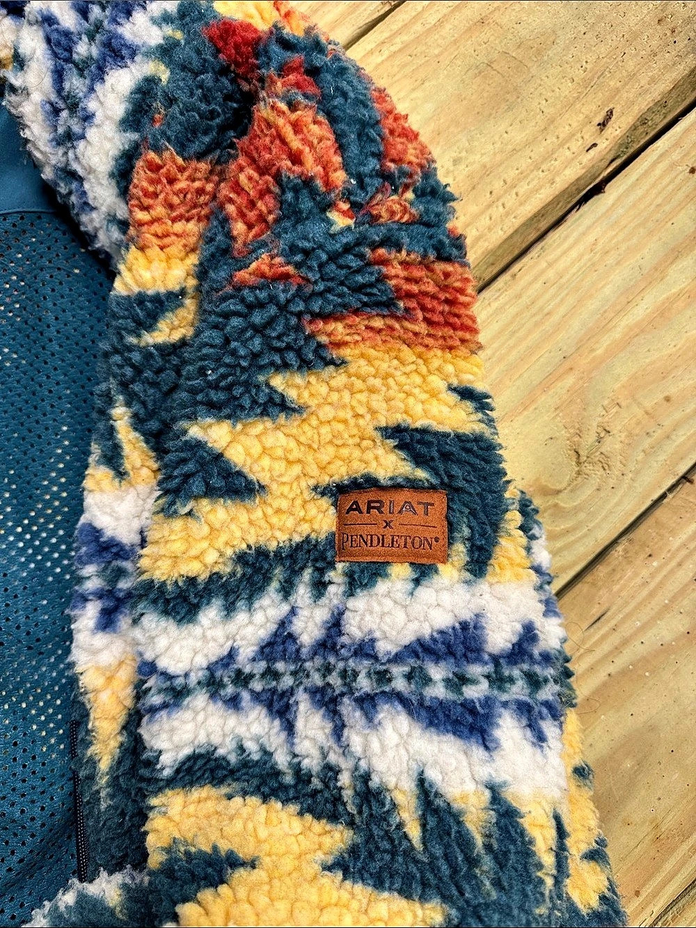 Ariat x Pendleton Fleece Jacket Blue & Yellow Large - Picture 4 of 4